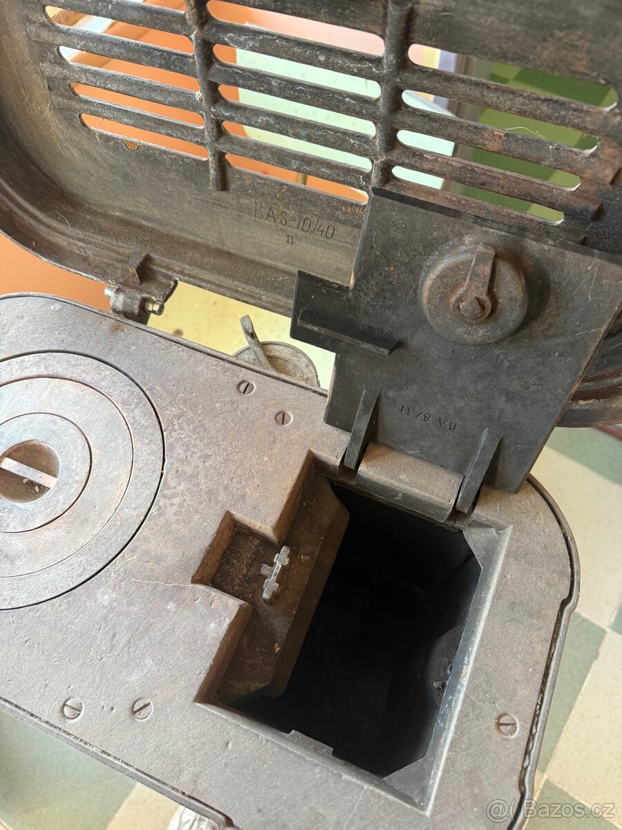 Kamna na uhlí Mora - 2