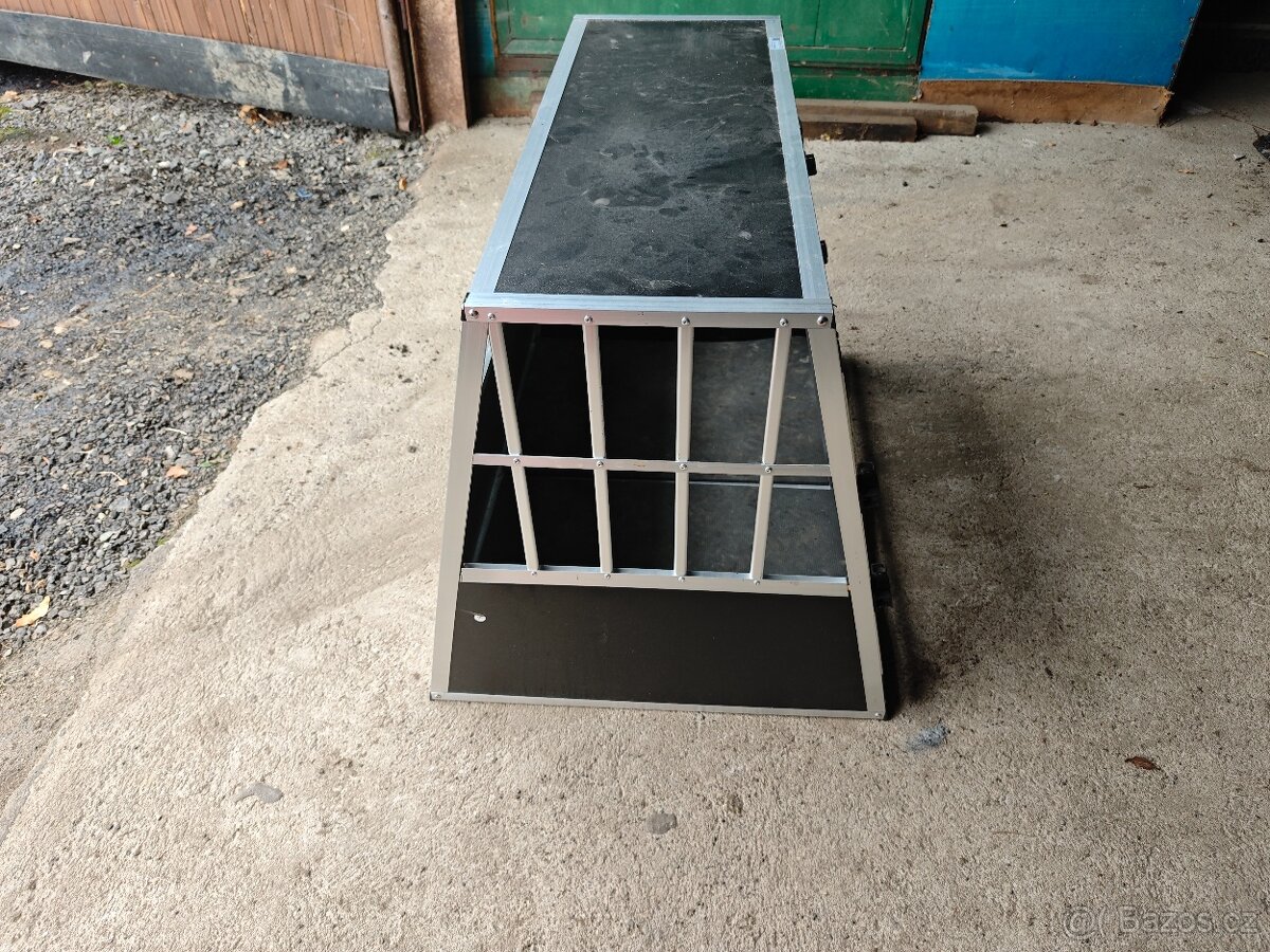 Klec pro přepravu psů v autě - 2