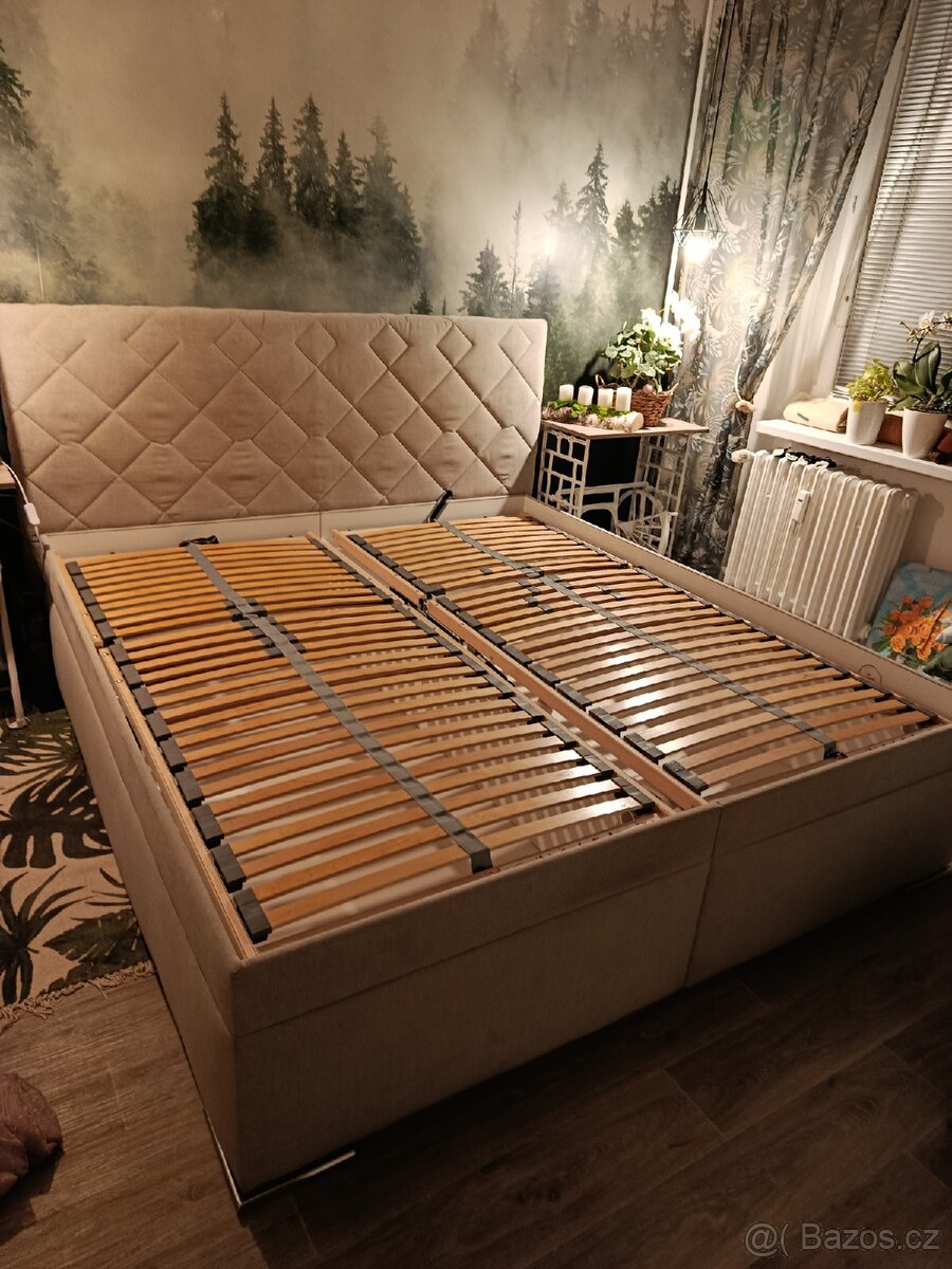 Čalouněná postel - 2