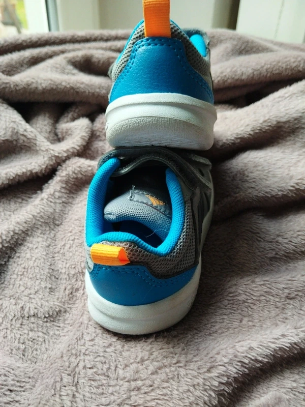 Dětské Adidas šedé boty na suchý zip vel.22 - 2