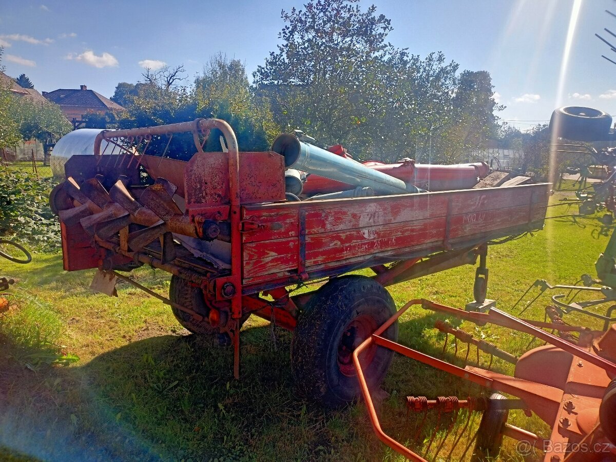 Rozmetadlo hnoje JF - 2