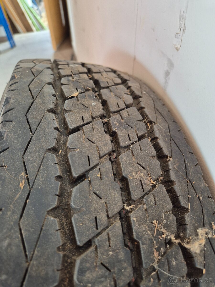 Pneu 195/75 r16c - 2