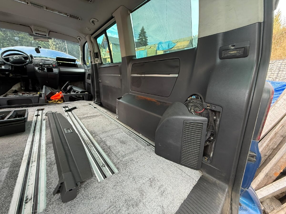 VW Multivan tapce stropnice podlaha - 2