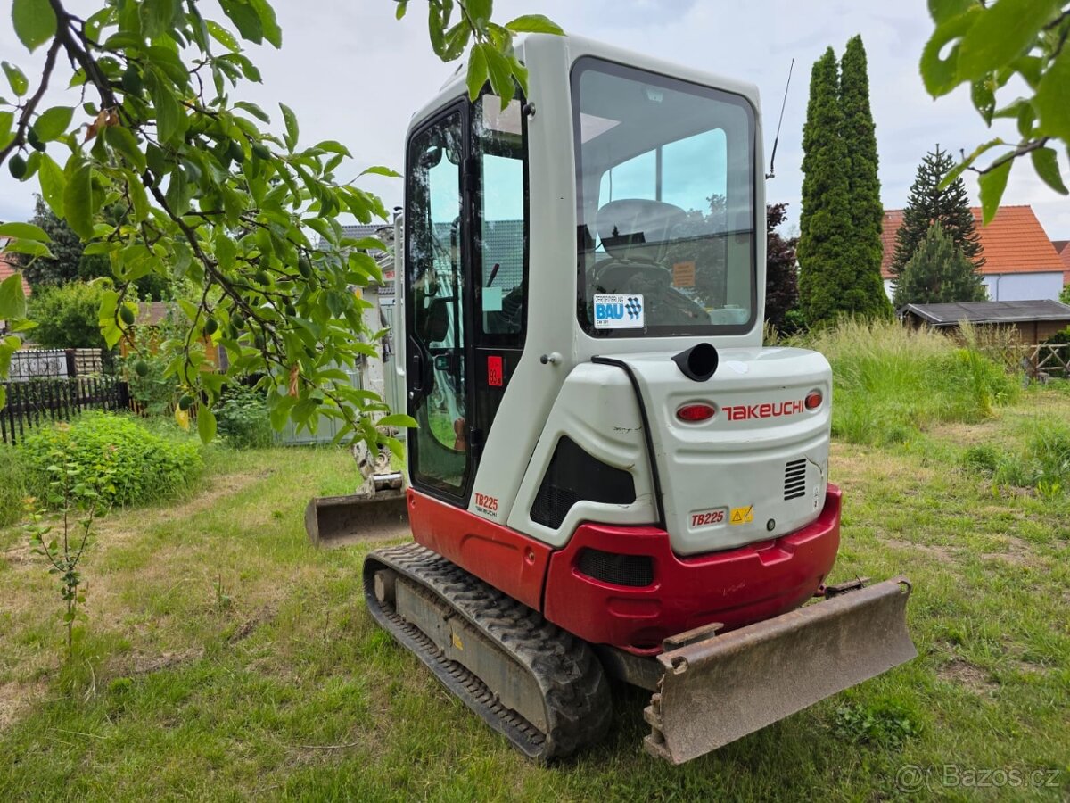 Mini rýpadlo TAKEUCHI TB 225 - 2