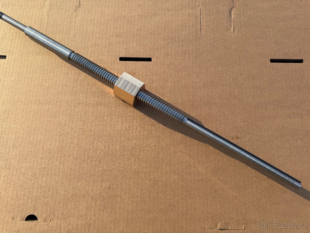 Šroub příčného suportu - soustruh s32 Bronz - 2