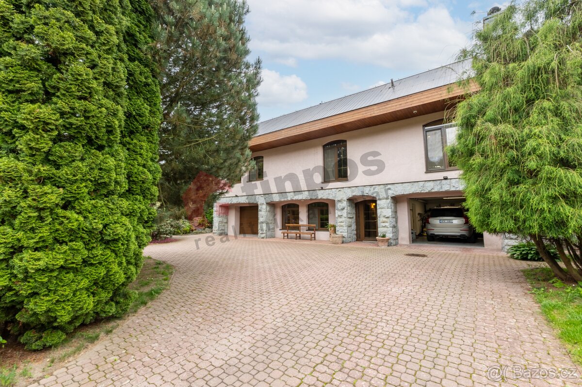 Luxusní Rodinný Dům na Prodej ve Hvězdonicích - 2
