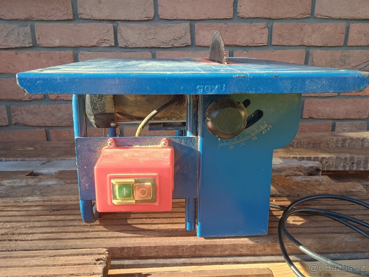 Malá stolní pila na opravu - 2