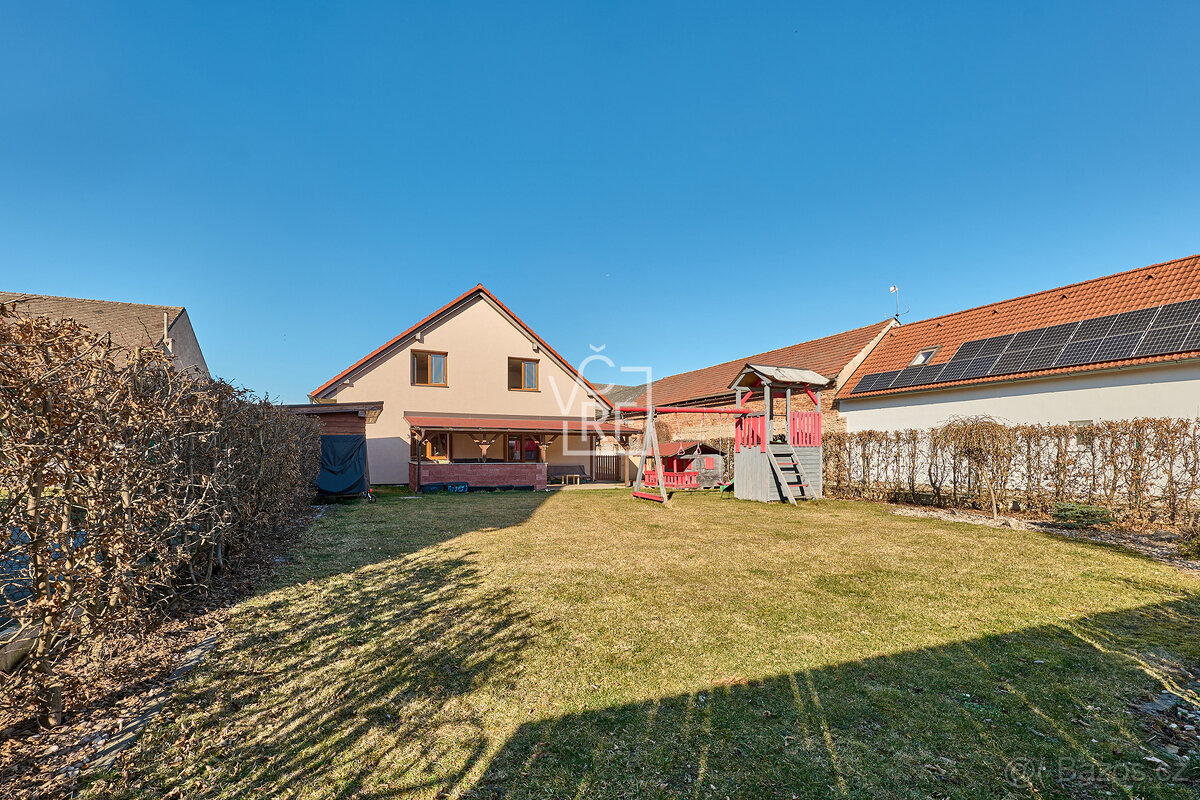 Prodej zánovního vícegeneračního rodinného domu v Brozanech - 2