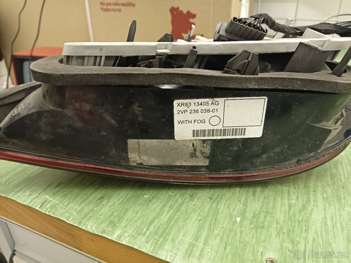 Prodám zadní levé světlo Jaguar S-type - 2