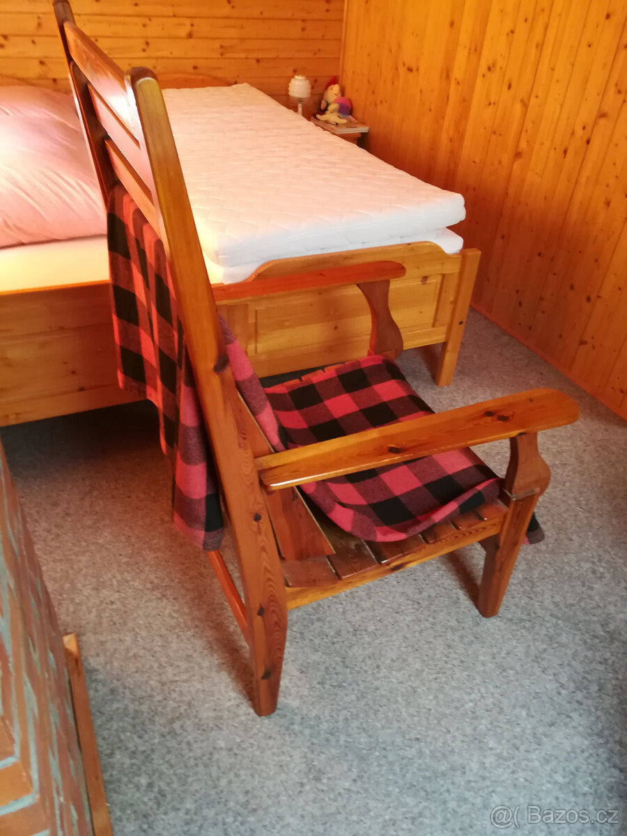 Dřevěné křeslo - 2