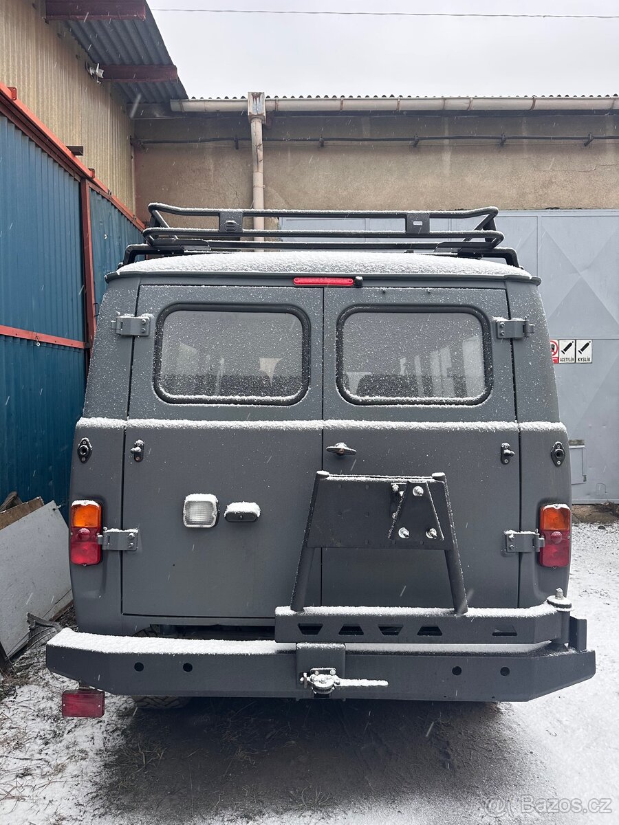 UAZ Buchanka 2206 - 2