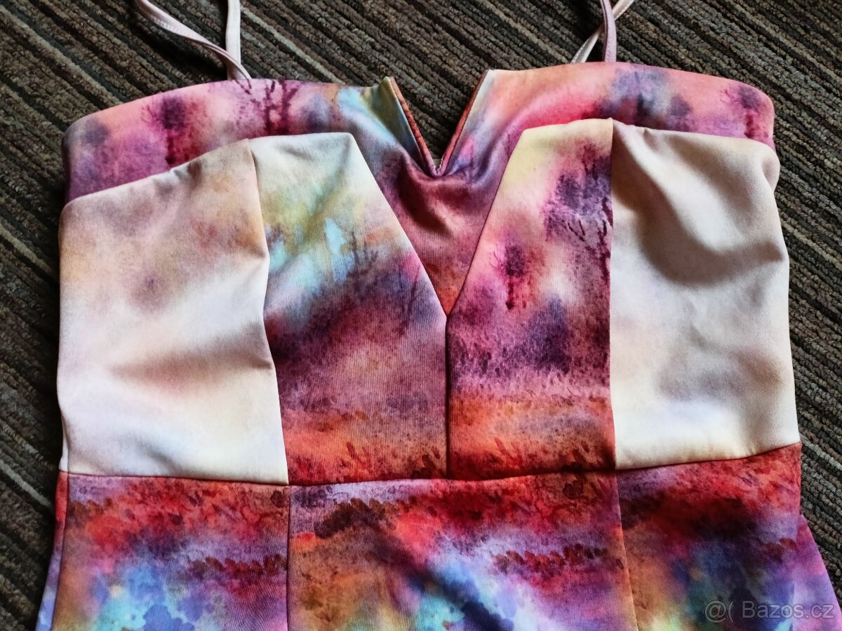 Pouzdrové šaty - 2