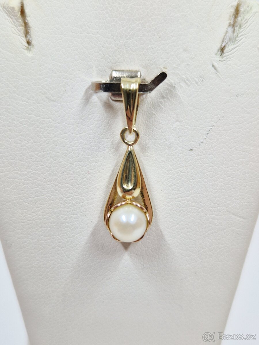 Zlatý přívěsek - 2