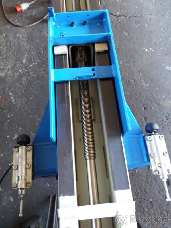 Dvousloupový zvedák Ravaglioli - 2