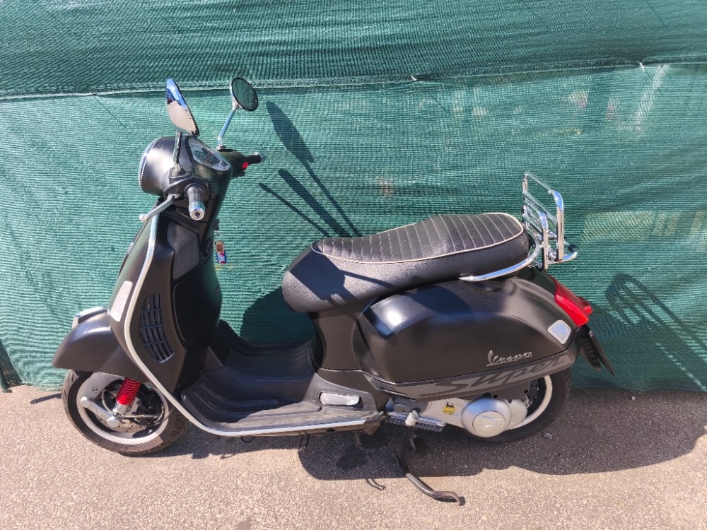 Vespa GTS 300i.e. Super (2011) - 2