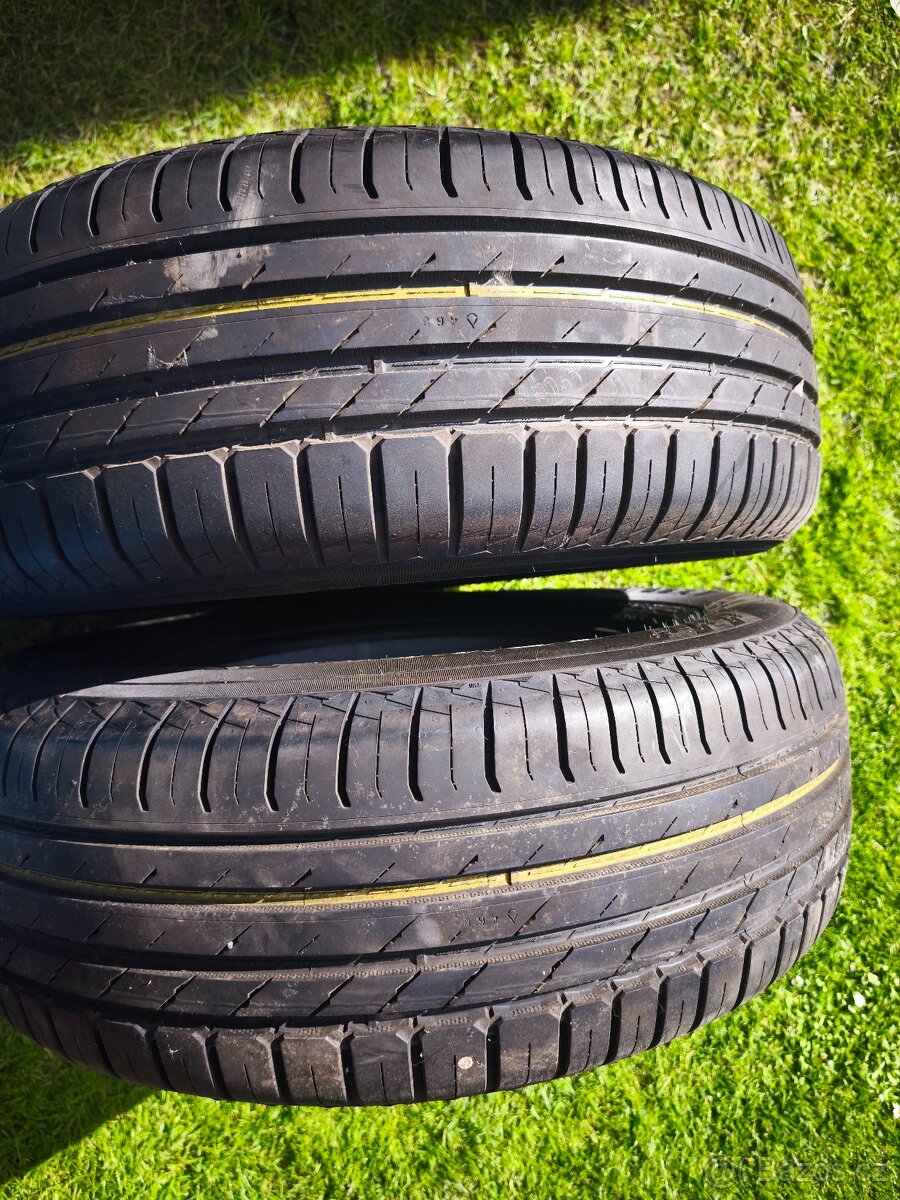 Prodám 2 kusy pneu Nokia tyres 245/65 R17 ve stavu nove - 2