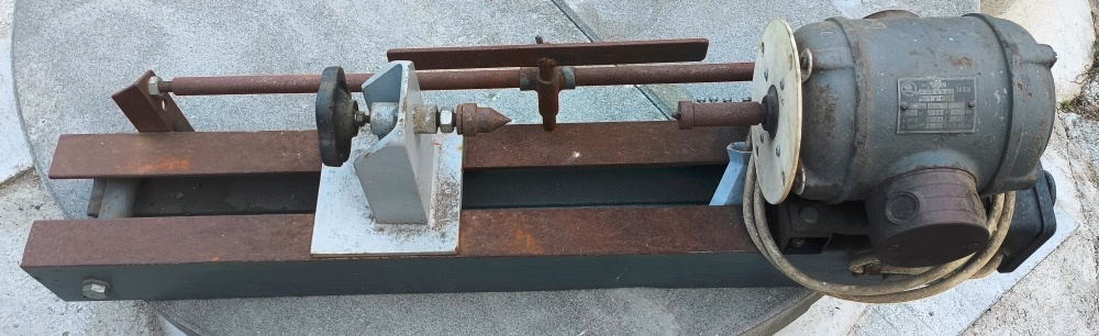 Soustruh vlastní výroby - 2