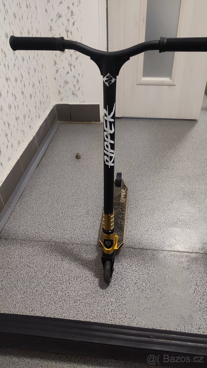 Koloběžka Street Surfing Ripper Bloody zlatá - 2