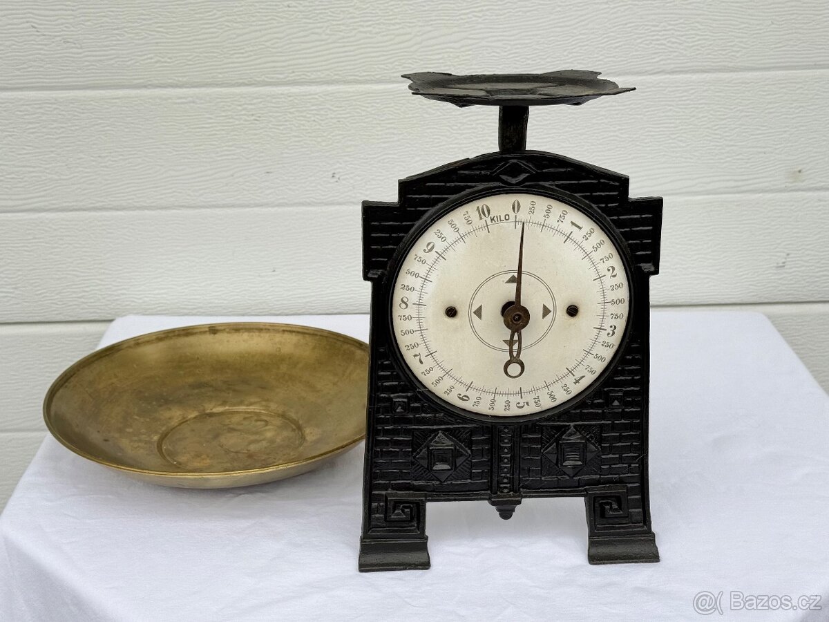 Starožitná zdobená litinová váha kuchyňská - 2