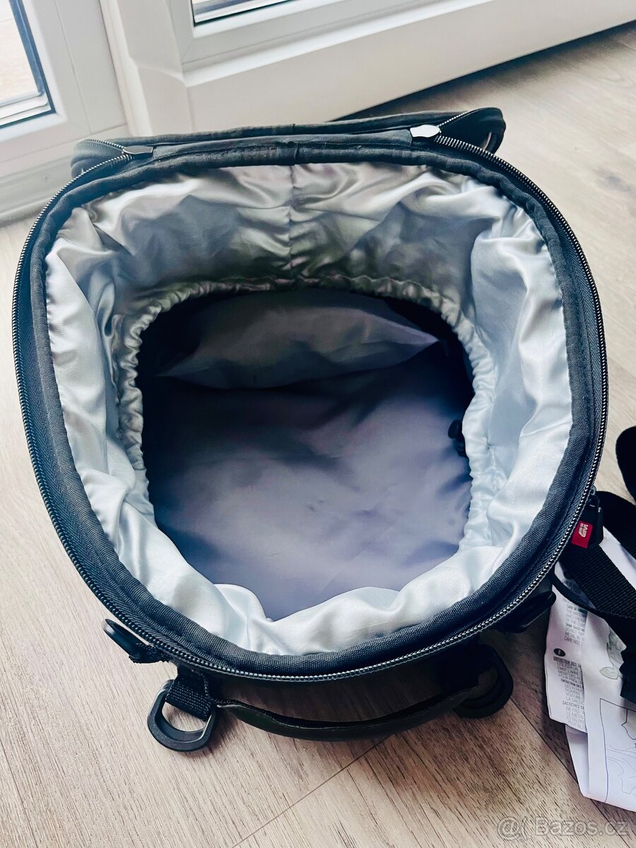 GIVI XS313 Xstream – rozšiřitelná brašna na motorku (20 l) - 2