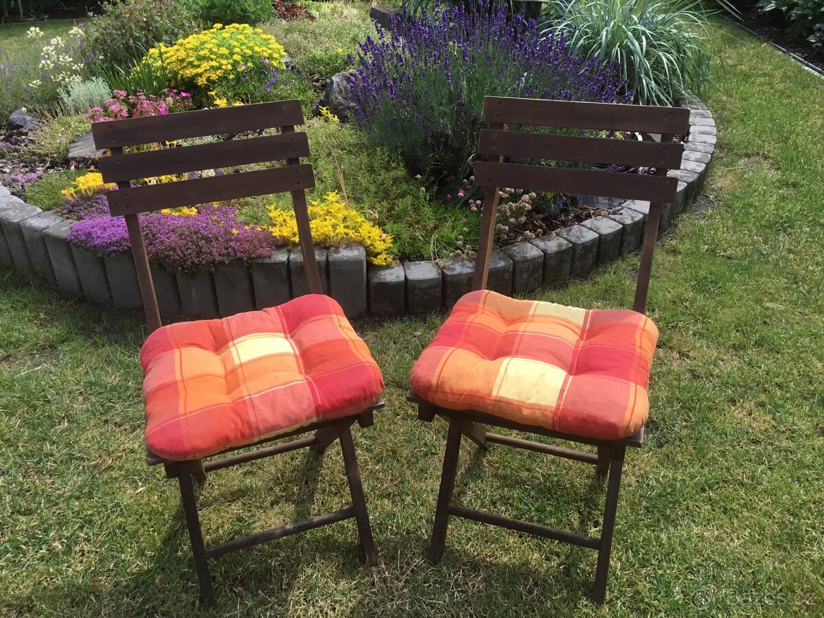 Set zahradního nábytku - stůl a 2 židle - 2