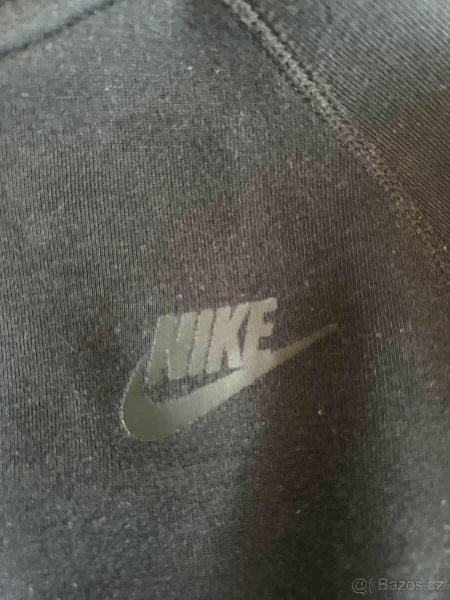 Nike Tech Fleece mikina - velikost L - 2