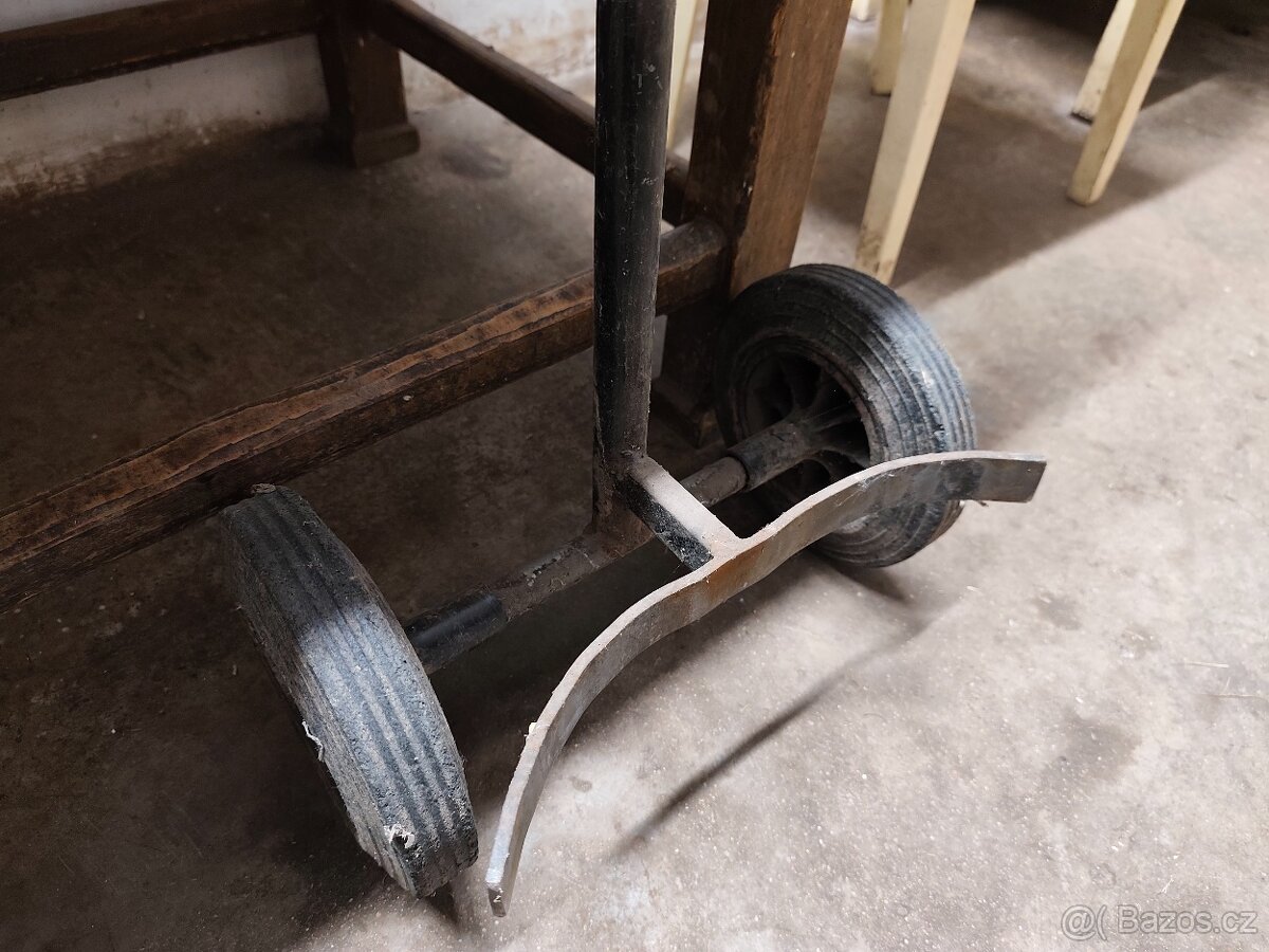 Vozík na popelnici - 2