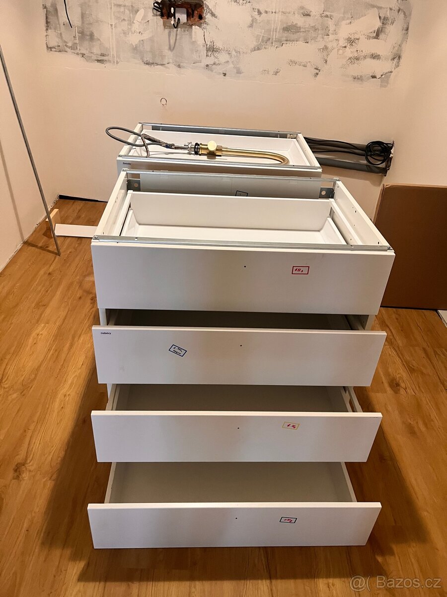 Kuchyňská linka nepoužitá IKEA - 2