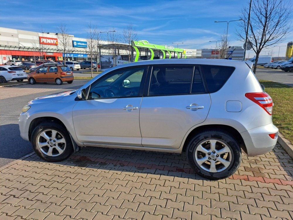 Toyota RAV4 2,2D-4D - 2