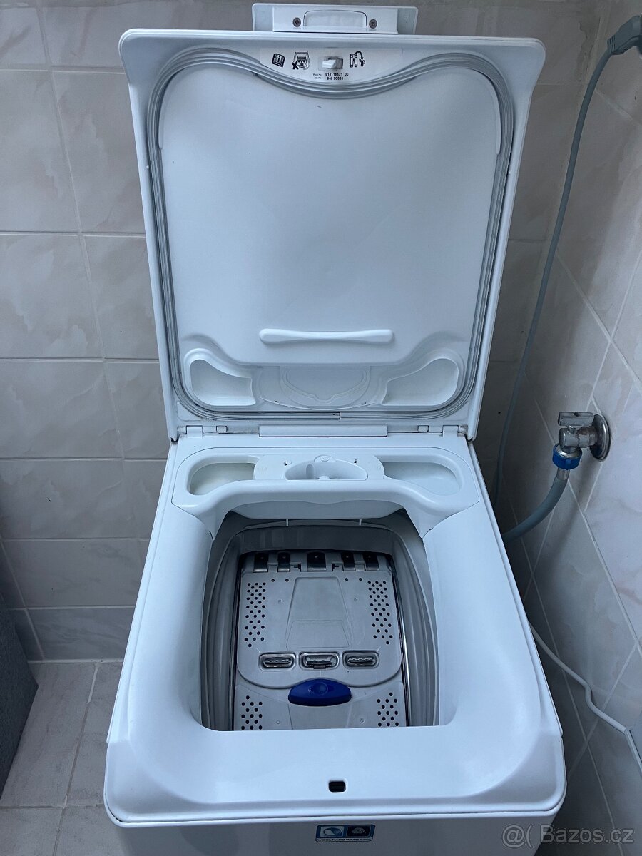 Vrchem plněná pračka Electrolux - 2