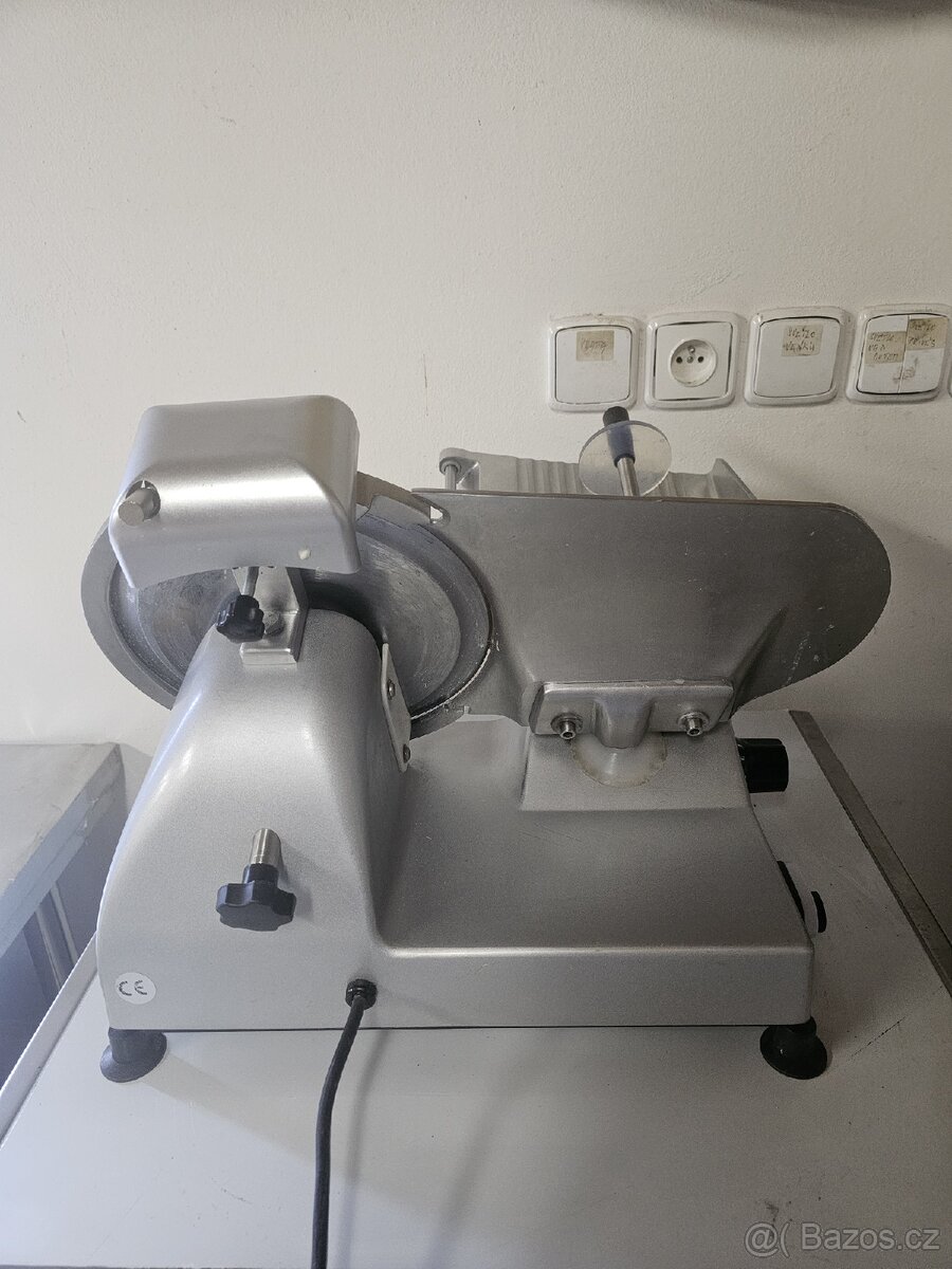 Nářezový stroj Beckers BKL250 - 2