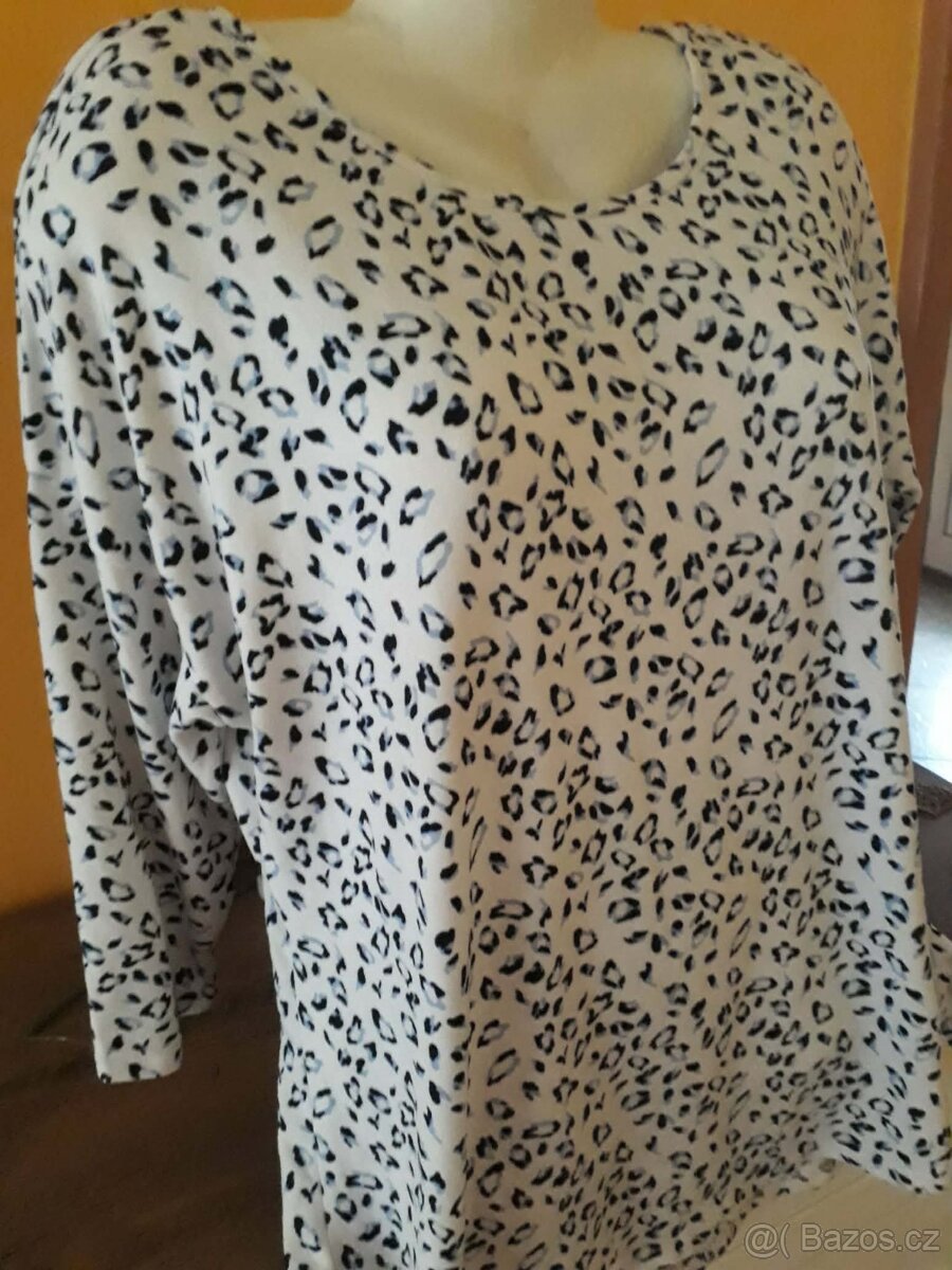 Halenka s leopardím vzorem vel. 44/46 - 2