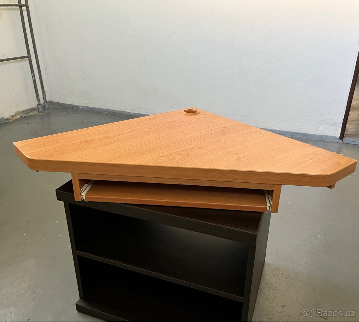 Prodám PC - stolek - 2