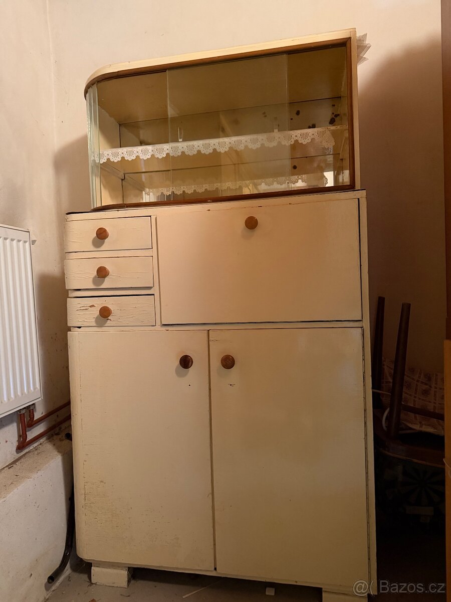 Staré skříně k renovaci - 2