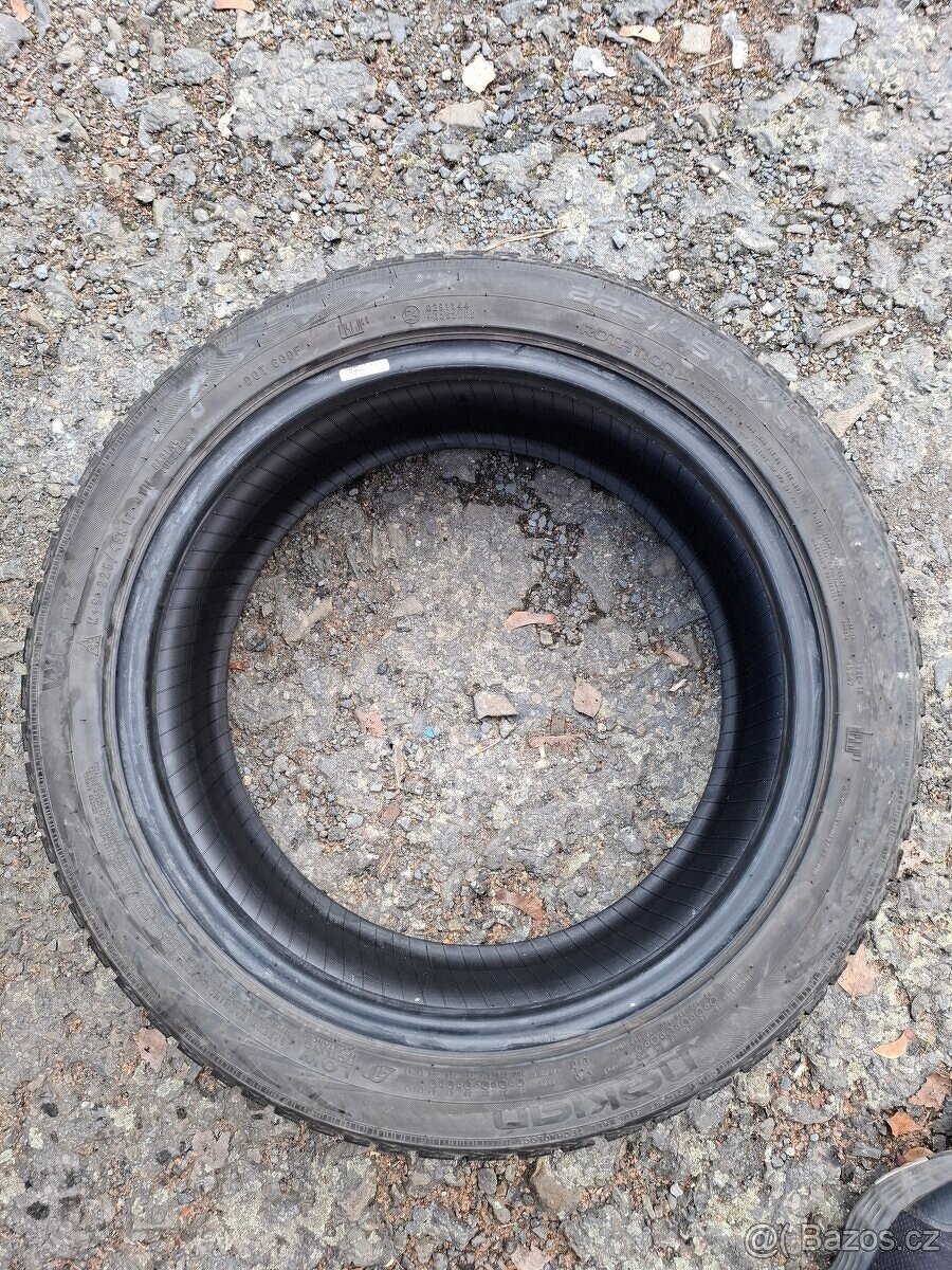1 kus zimni Nokian WR D4 225/45R17 91H - 2