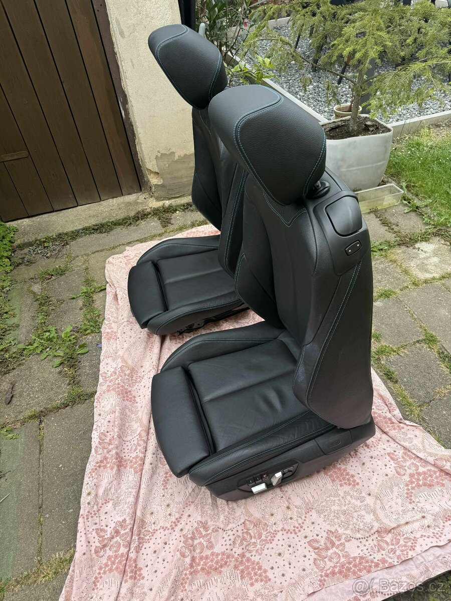 BMW M2 F87 Interiér - Sedačky - 2