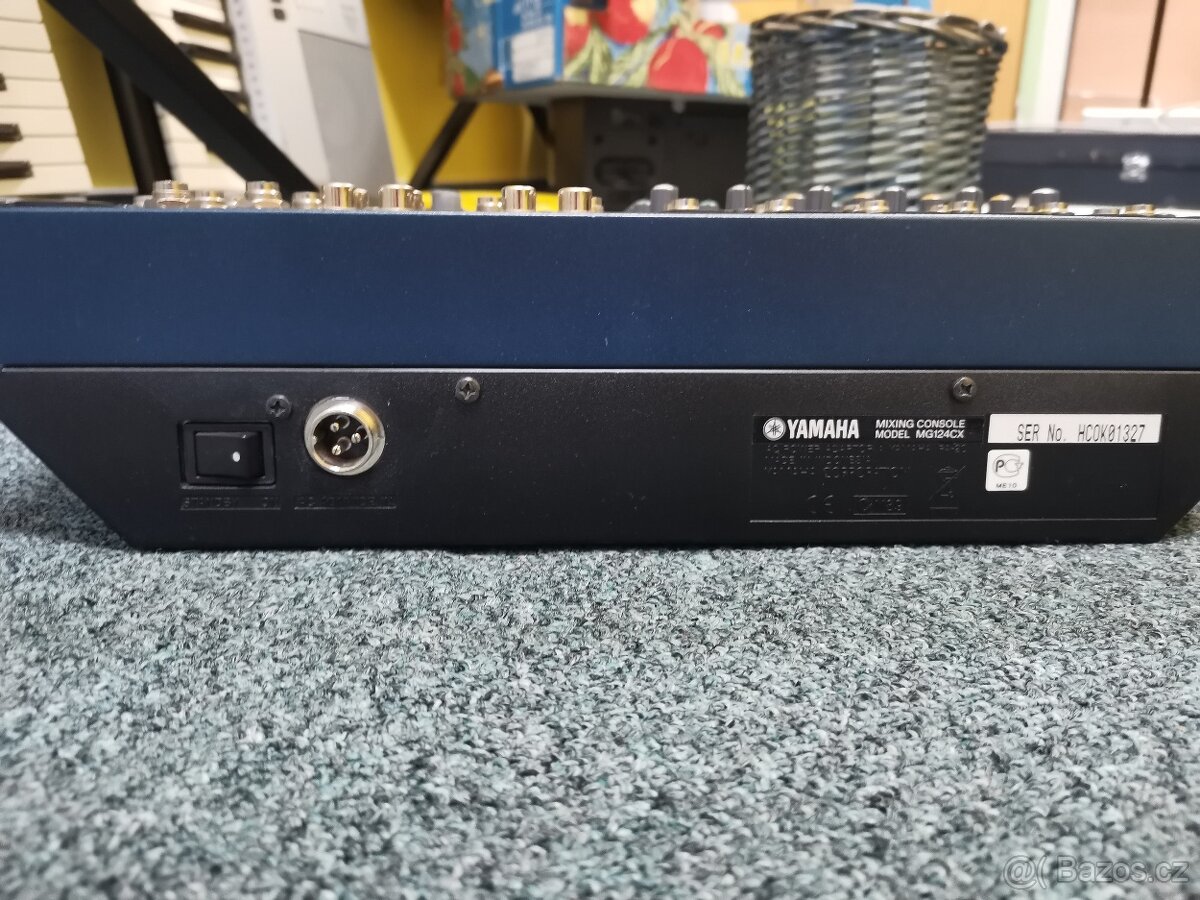 Yamaha MG 124 CX - 2