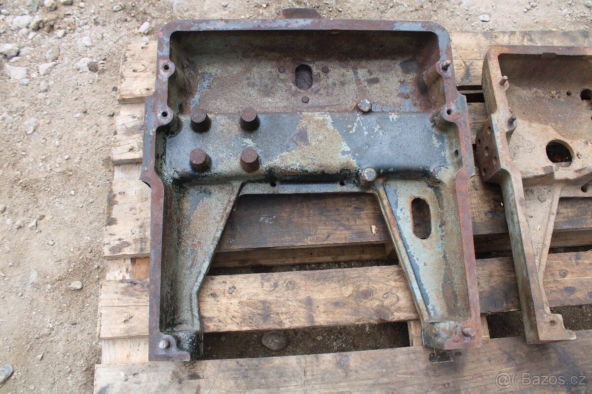 Zetor 6911 7745 litinová vana - 2