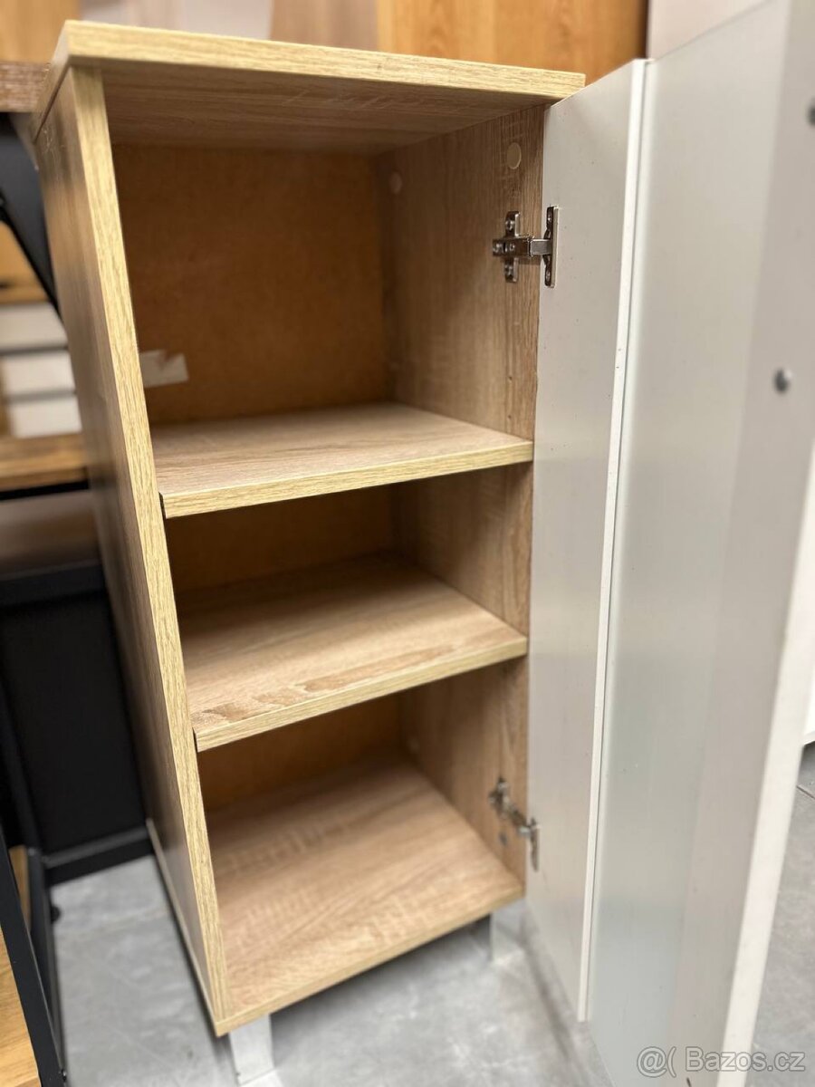 Malá skříňka / komoda - 2