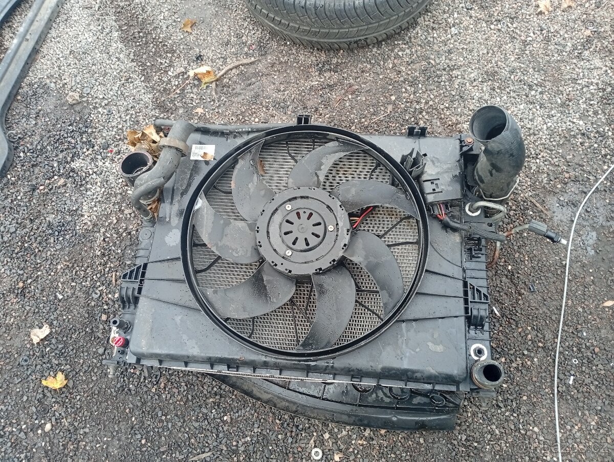 MERCEDES ML W164 PŘEDNÍ ČELO, VÝZTUHY, SAHARA S CHLADIČI - 2