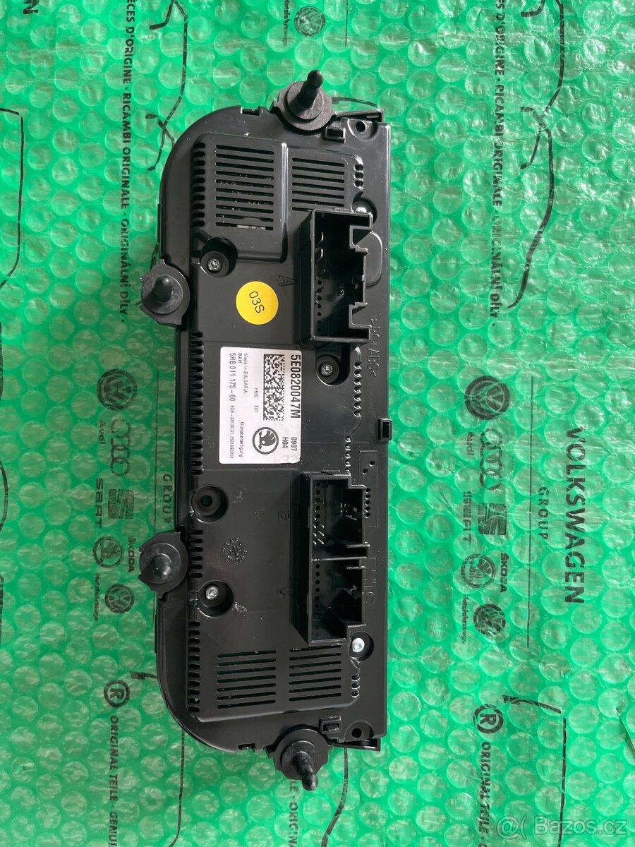 Škoda Octavia 3 / ovládací panel topení a klimatizace / 5E0 - 2