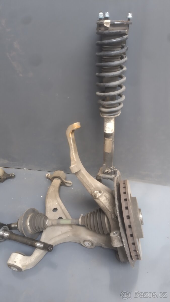 Přední zavěšeni kol na Mercedes ML - w166 - 2