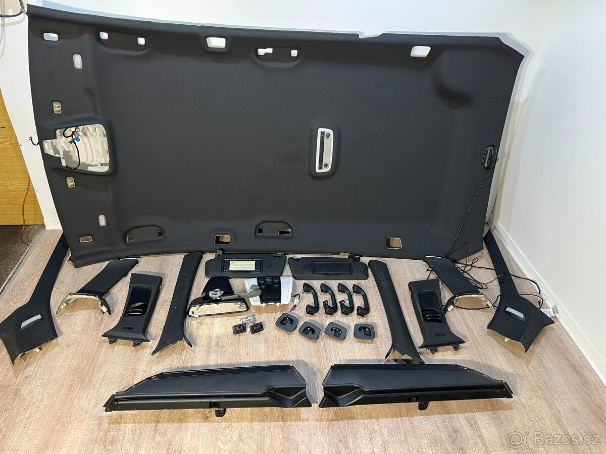 /// Černá stropnice Mercedes Benz W204 combi 2008 /// - 2