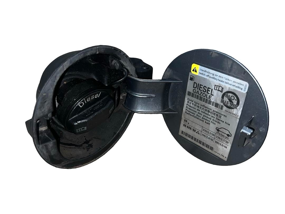 Víko nádrže šedá LD7R VW Touran 1T3 Cross FL r.v. 2012 - 2