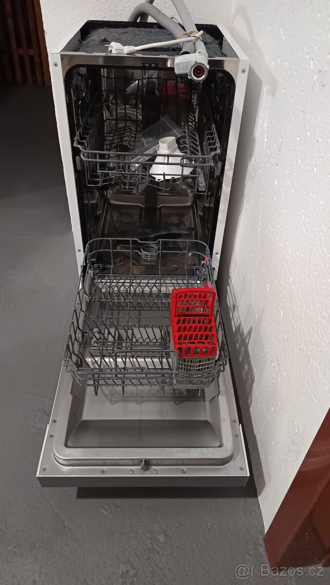 Vestavná myčka nádobí Mora - 2