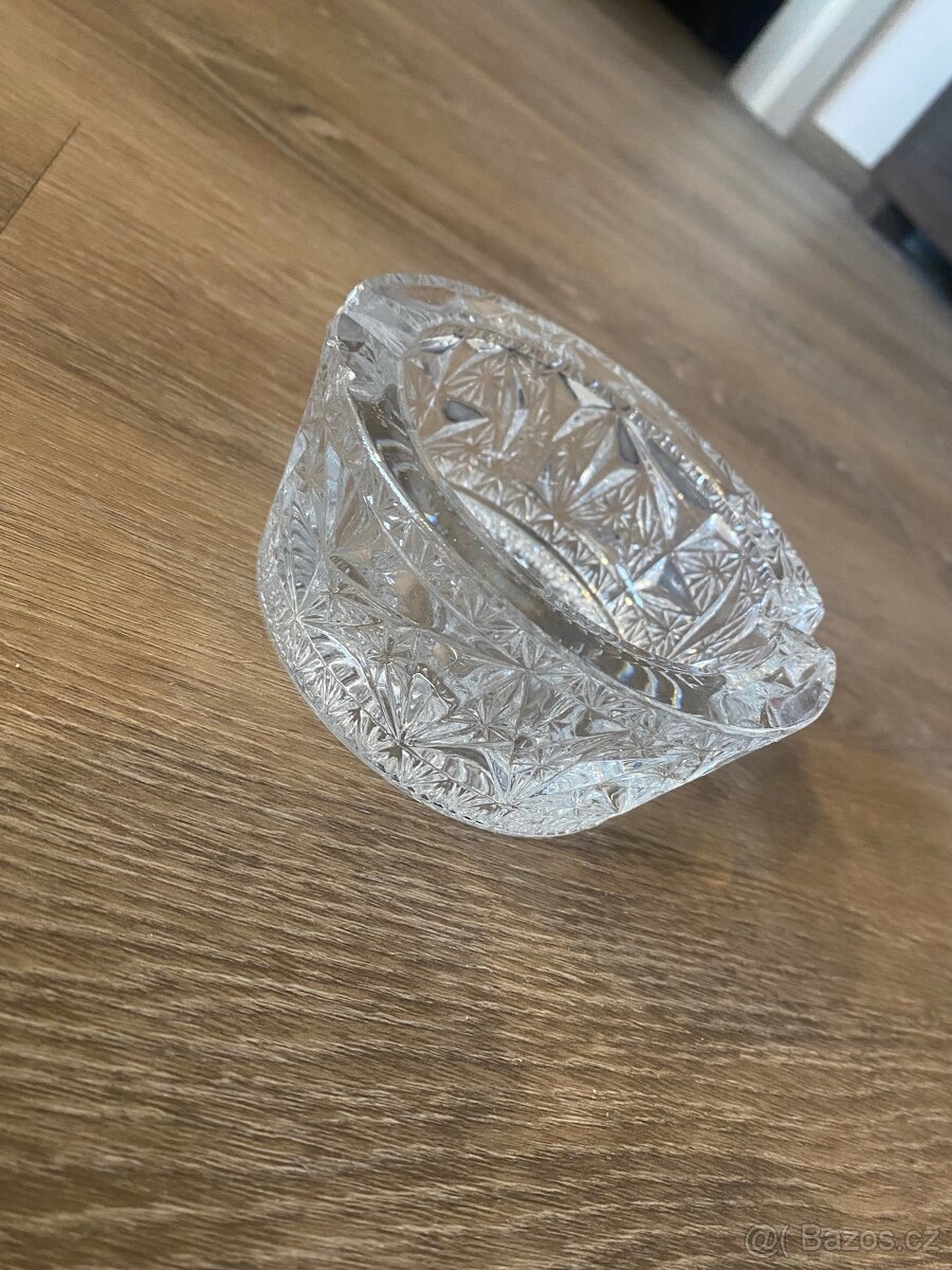Popelník z broušeného skla - 2