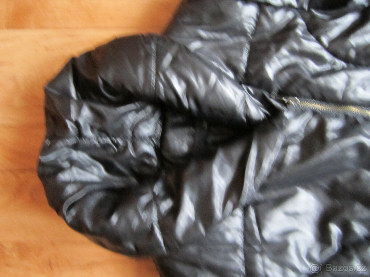 Zimní bunda černá, vel. M/38, lesklá - 2