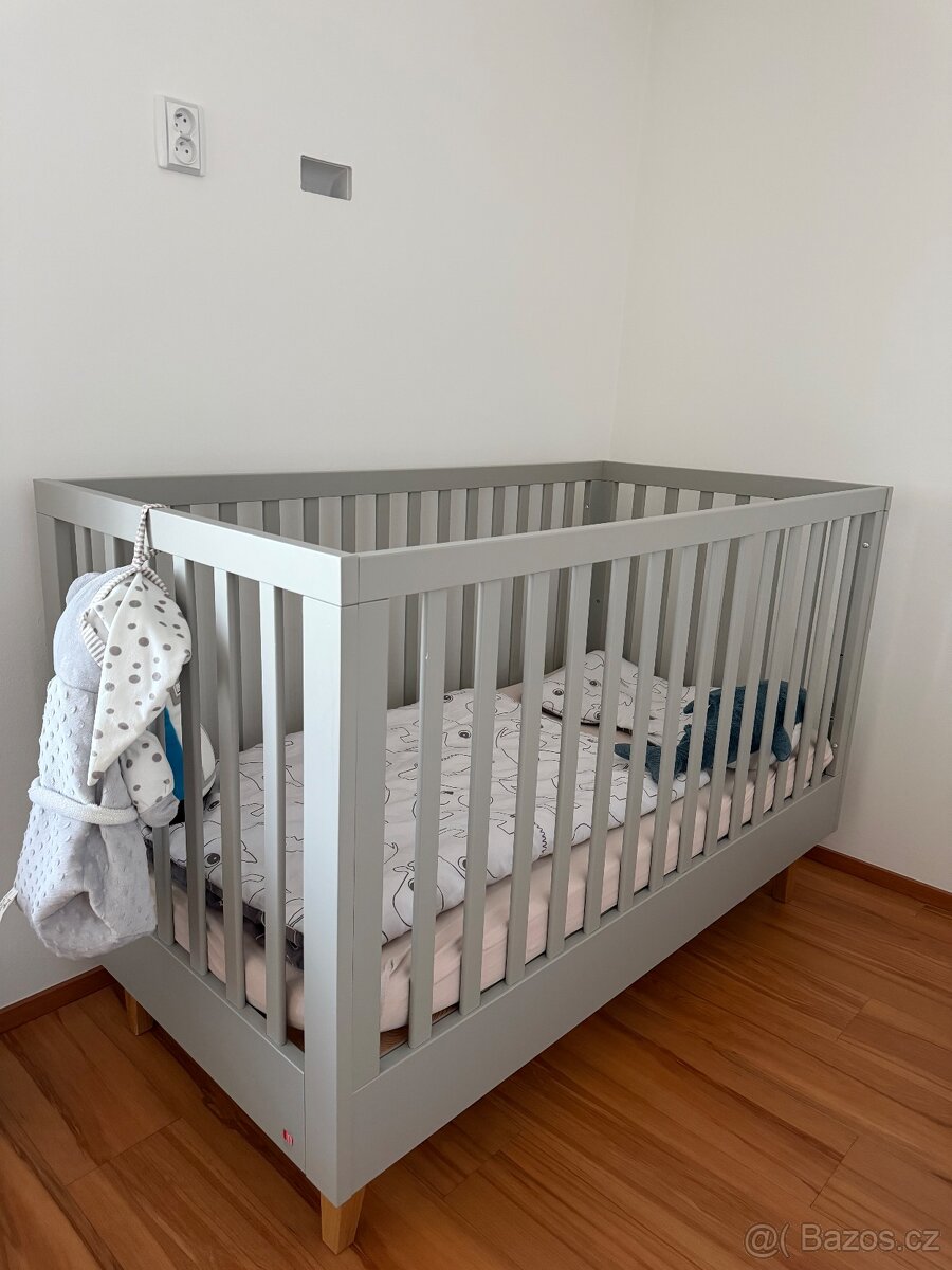 Postýlka a komoda - 2