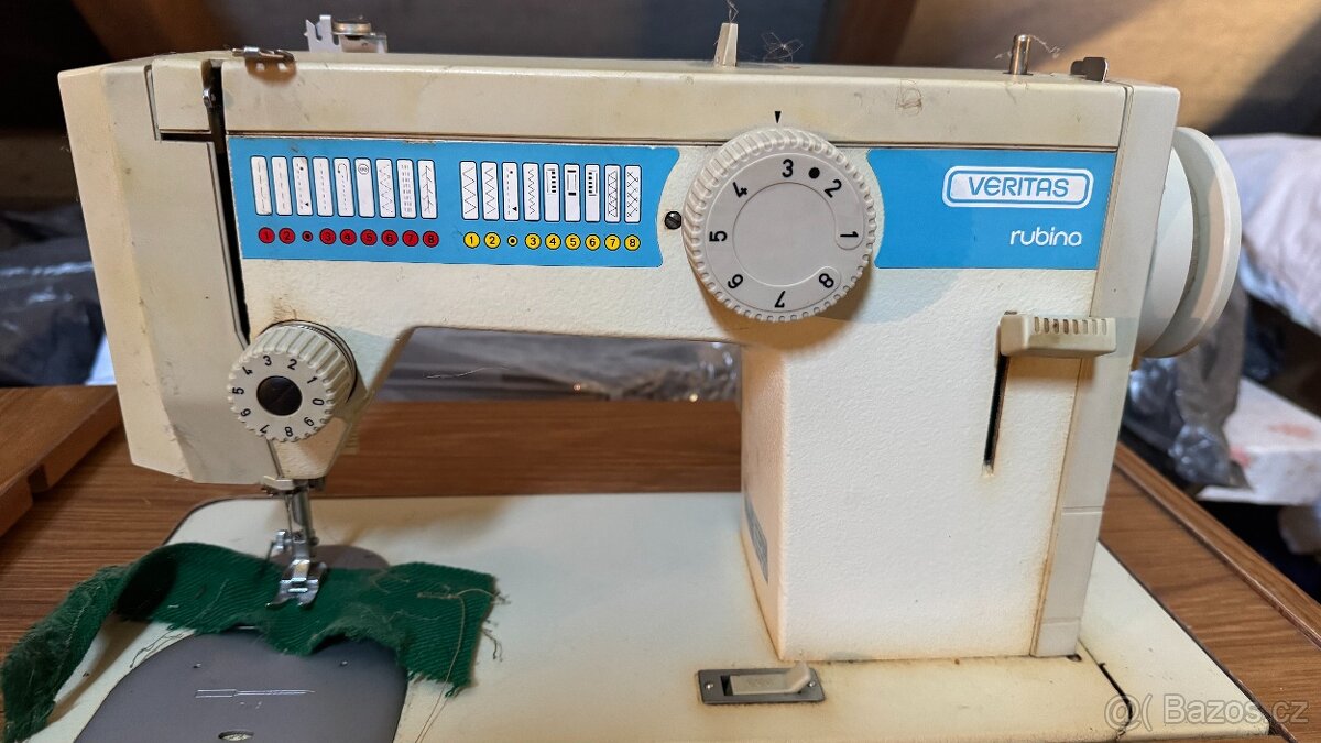 Prodám funkční skříňkový šicí stroj Veritas - 2