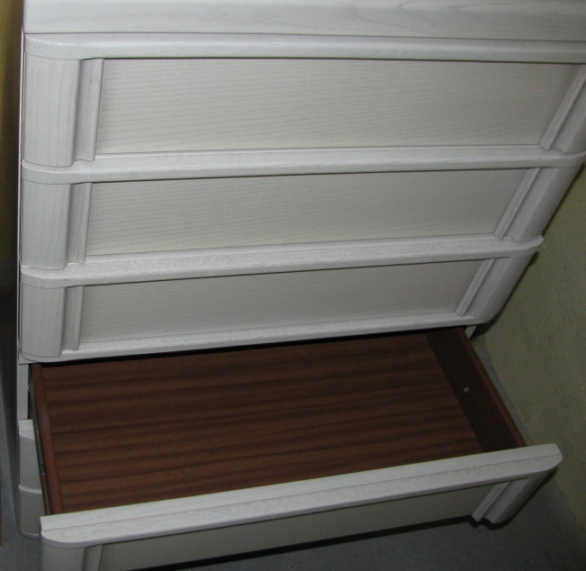 Komoda se zásuvkami - 2